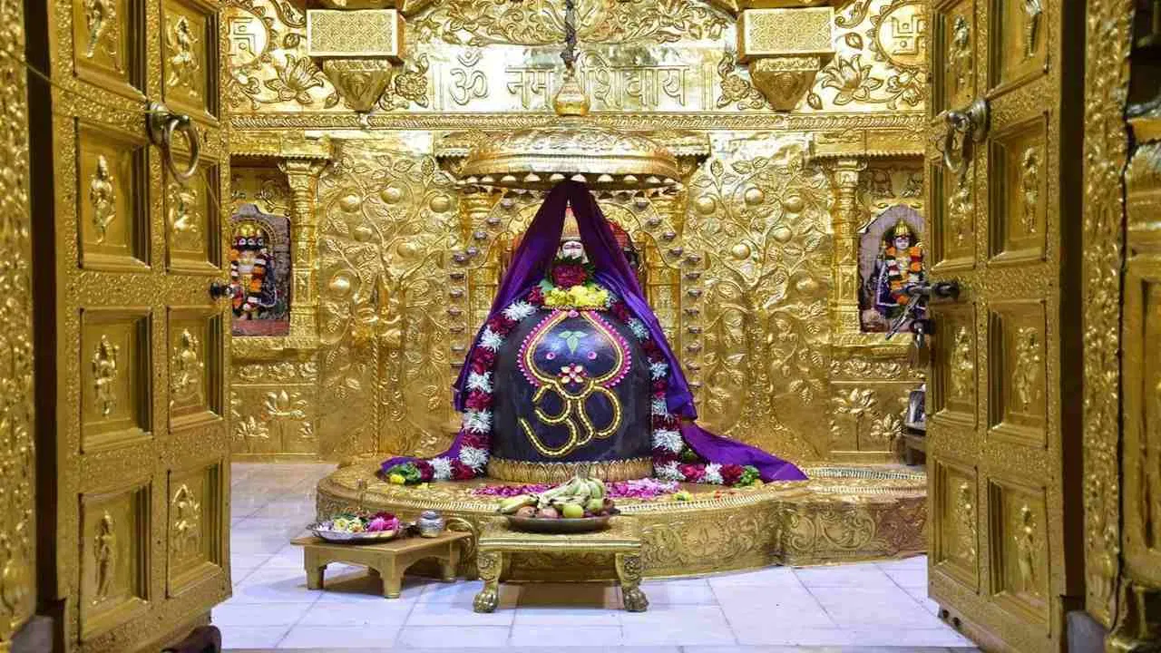 भारत के बारह पवित्र ज्योतिर्लिंग: शिव भक्तों के लिए दिव्य दर्शन